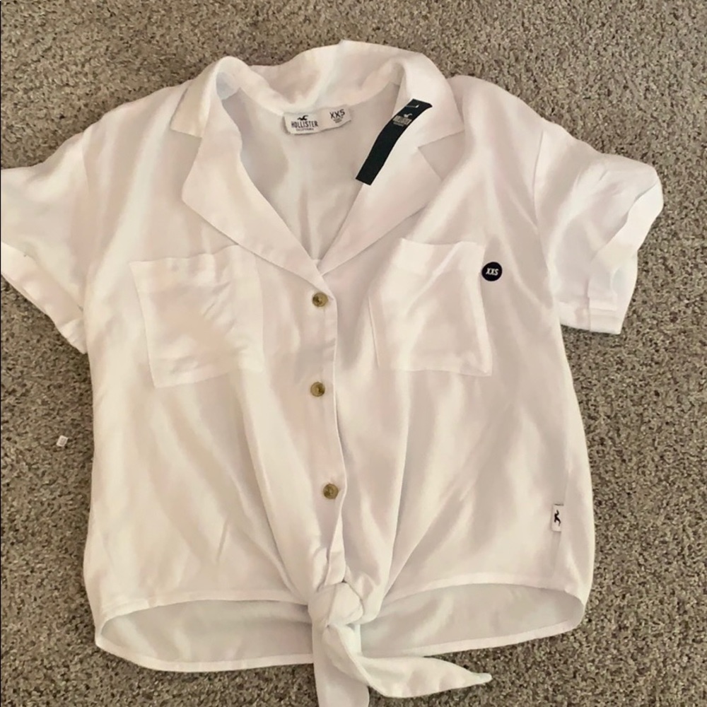White hollister collared tee